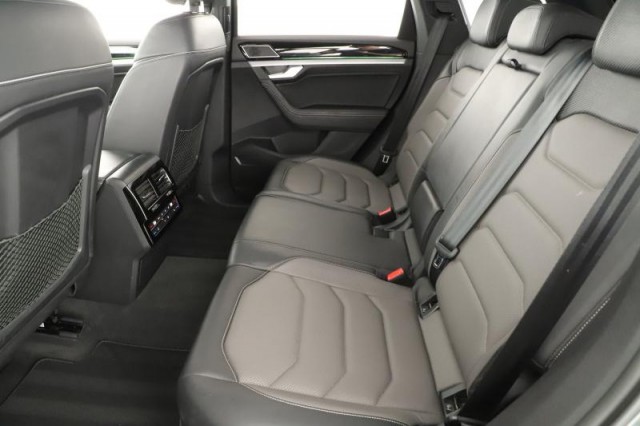 Volkswagen Touareg  3.0 TDI R-Line