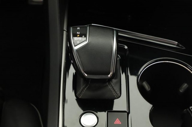 Volkswagen Touareg  3.0 TDI R-Line