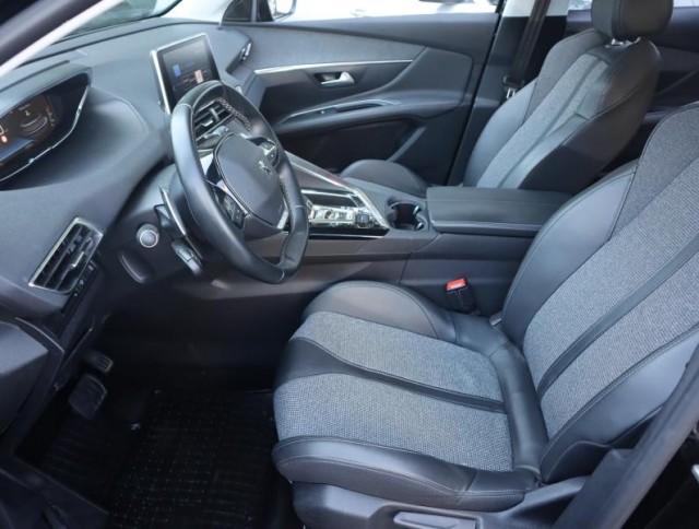 Peugeot 3008  1.2 PureTech Allure