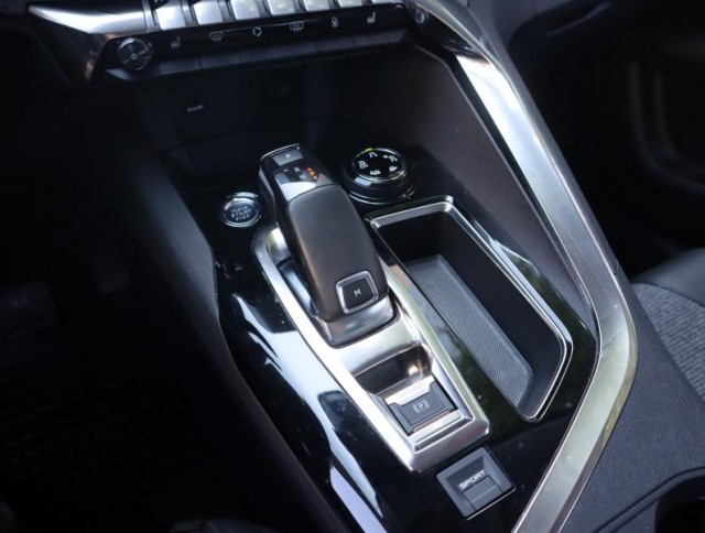 Peugeot 3008  1.2 PureTech Allure