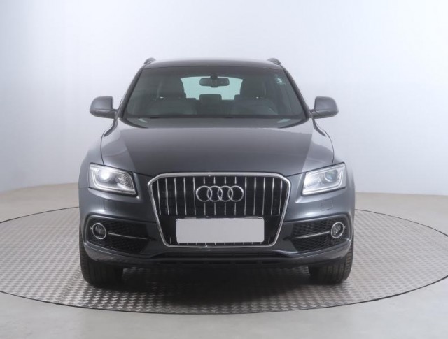 Audi Q5  2.0 TDI S line