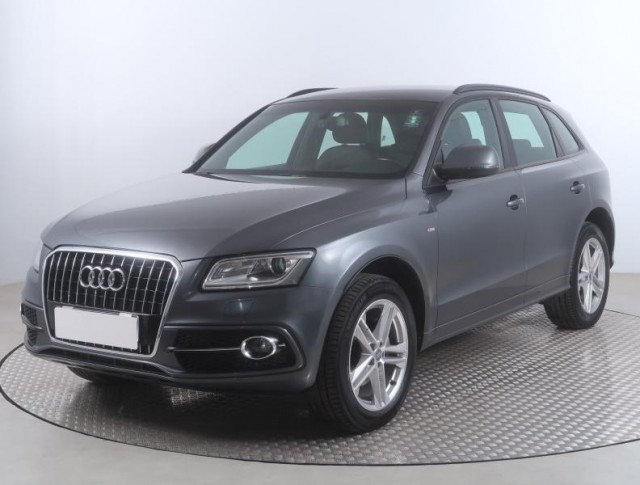 Audi Q5  2.0 TDI S line