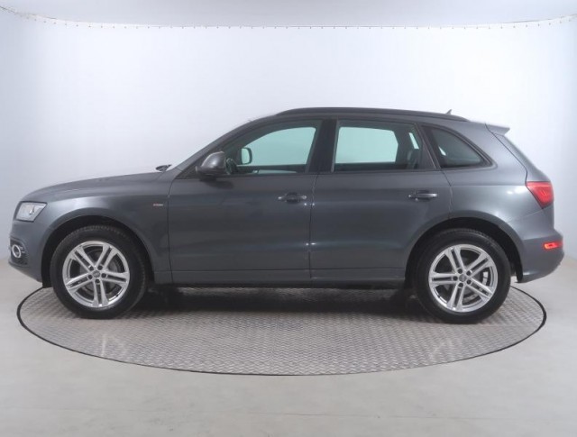 Audi Q5  2.0 TDI S line