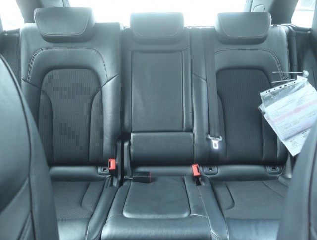Audi Q5  2.0 TDI S line