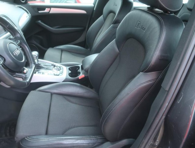 Audi Q5  2.0 TDI S line