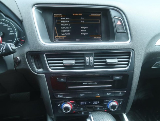 Audi Q5  2.0 TDI S line