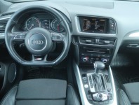 Audi Q5  2.0 TDI S line