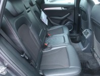 Audi Q5  2.0 TDI S line