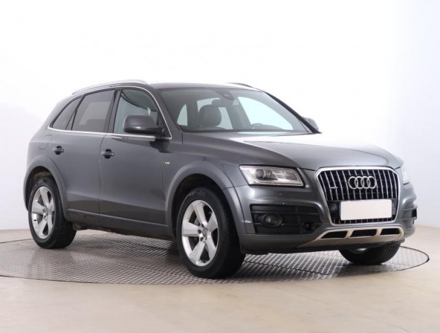Audi Q5  3.0 TDI S line