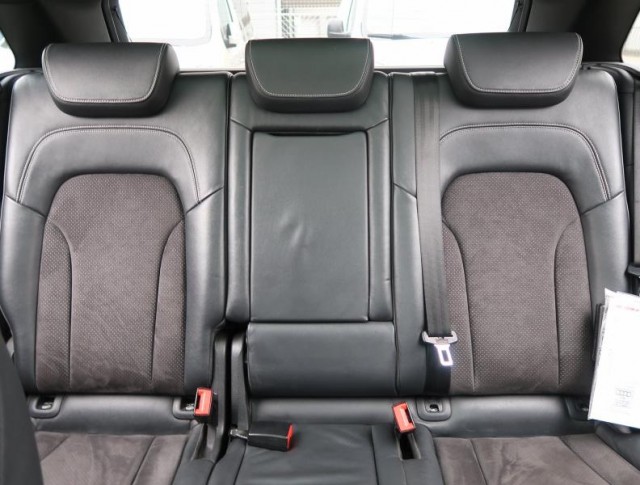 Audi Q5  3.0 TDI S line