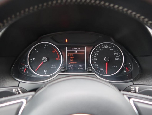 Audi Q5  3.0 TDI S line
