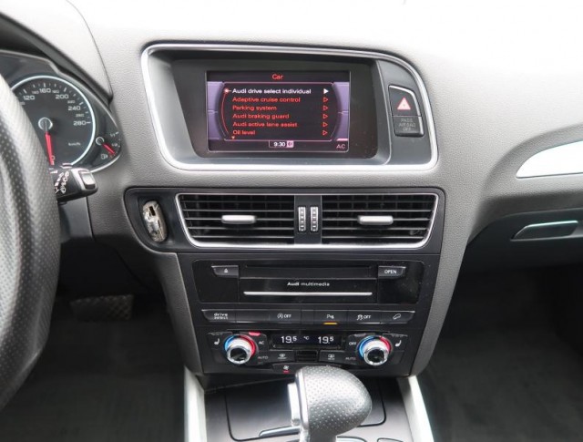 Audi Q5  3.0 TDI S line