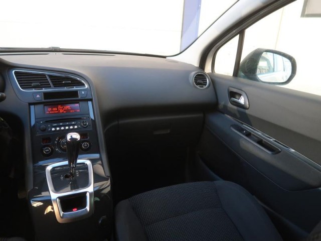 Peugeot 5008  1.6 HDi 