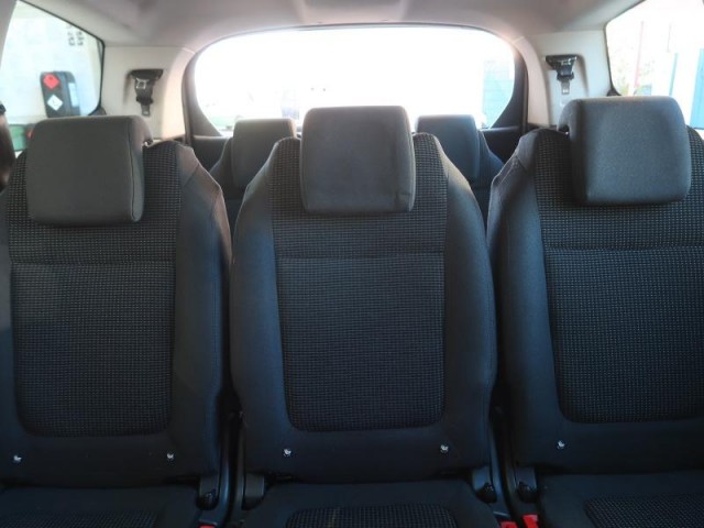 Peugeot 5008  1.6 HDi 