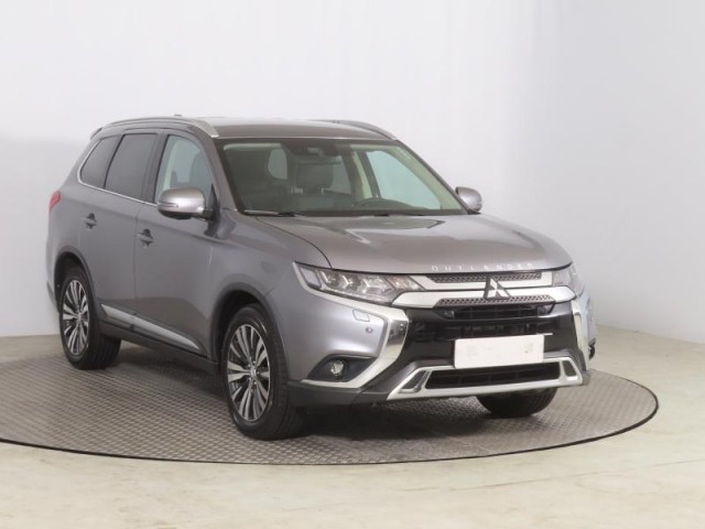 Mitsubishi Outlander  2.0 Intense