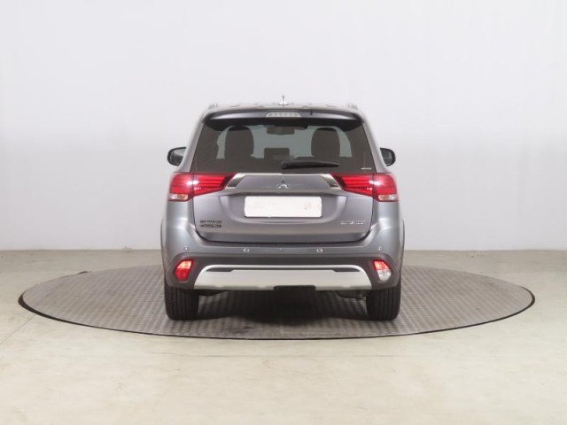 Mitsubishi Outlander  2.0 Intense