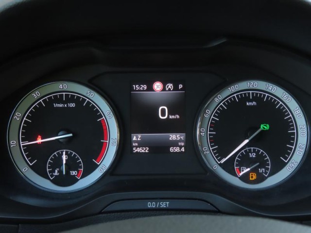 Škoda Karoq  1.5 TSI 