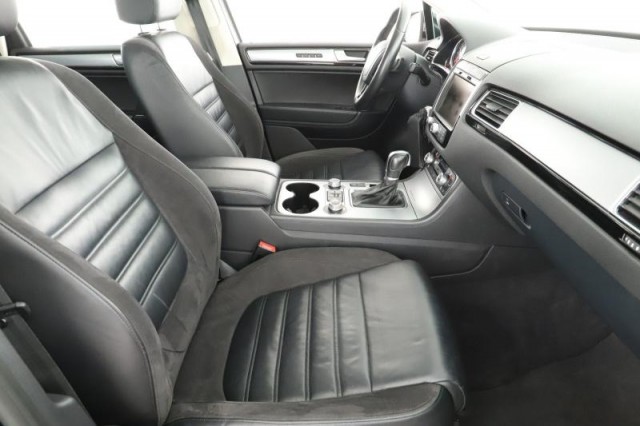 Volkswagen Touareg  3.0 TDI R-Line