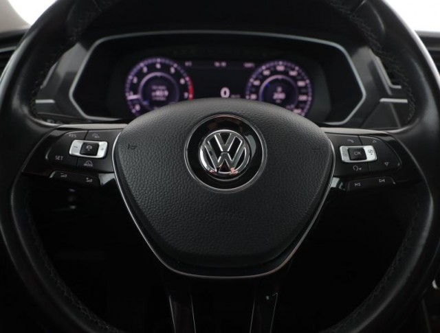 Volkswagen Tiguan  2.0 TSI R-Line