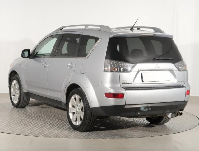 Mitsubishi Outlander  2.0 DI-D Invite
