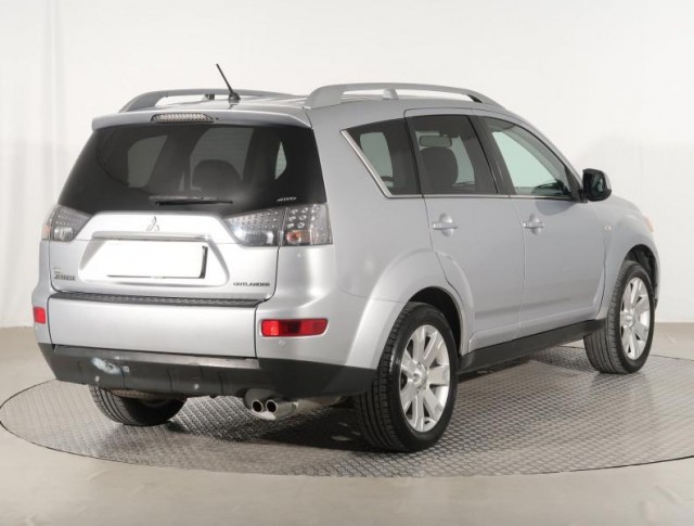 Mitsubishi Outlander  2.0 DI-D Invite