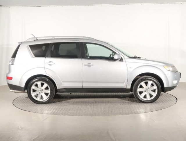 Mitsubishi Outlander  2.0 DI-D Invite