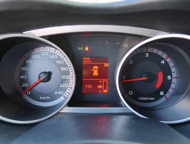 Mitsubishi Outlander  2.0 DI-D Invite