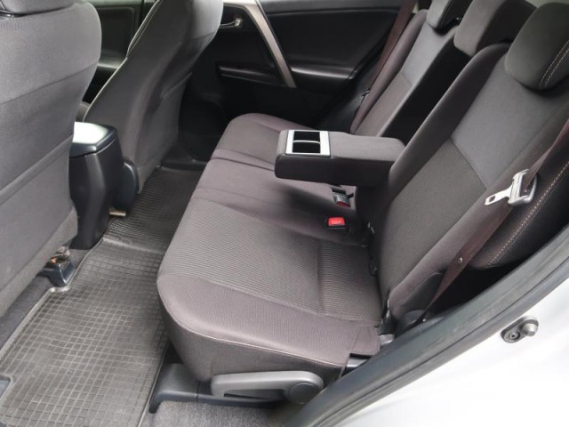Toyota RAV 4  2.2 D-4D Style