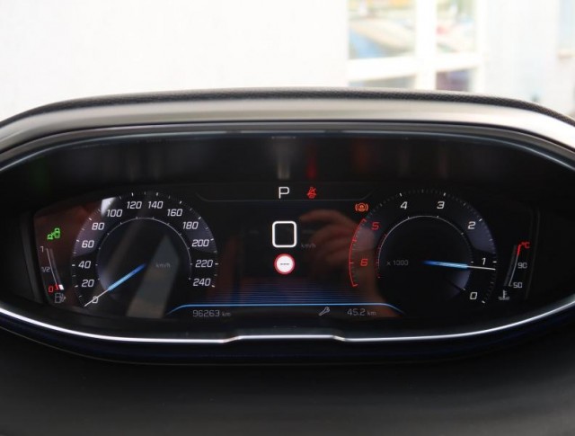 Peugeot 3008  1.6 BlueHDi 