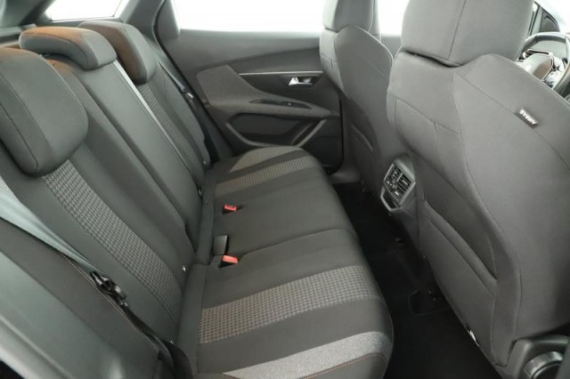 Peugeot 3008  1.2 PureTech Active Pack