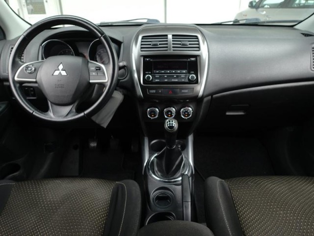 Mitsubishi ASX  1.6 MIVEC 