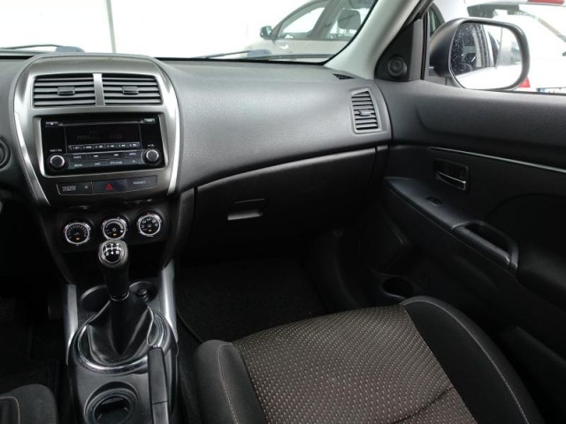 Mitsubishi ASX  1.6 MIVEC 