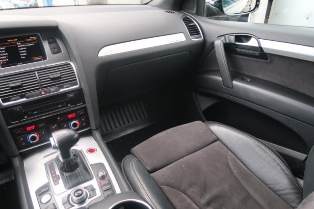 Audi Q7  3.0 TDI S-Line