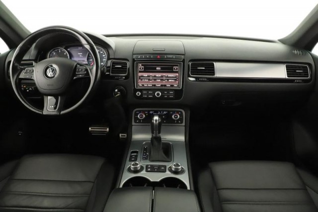 Volkswagen Touareg  3.0 TDI R-Line