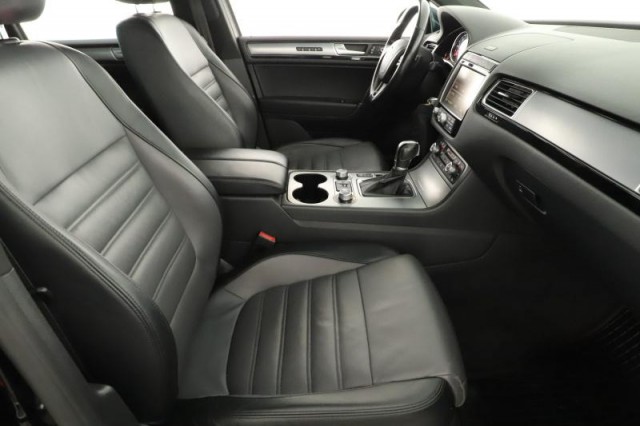 Volkswagen Touareg  3.0 TDI R-Line