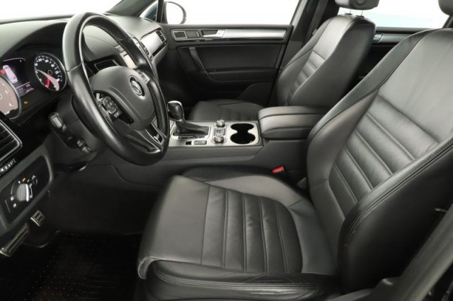 Volkswagen Touareg  3.0 TDI R-Line