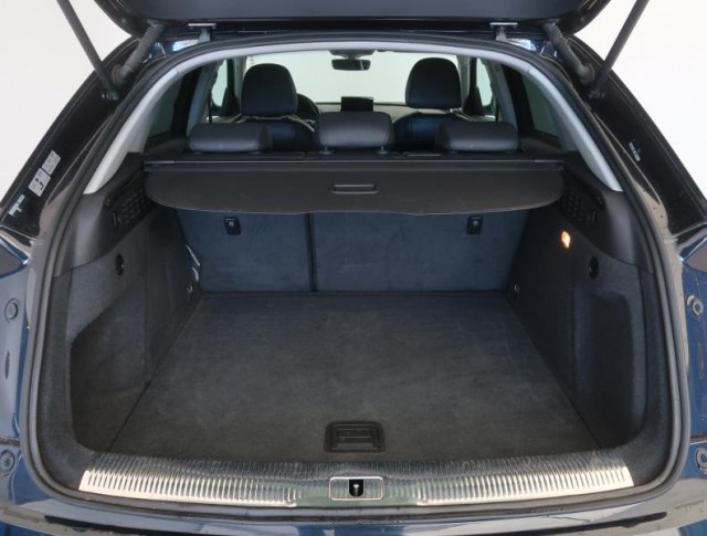 Audi Q3  2.0 TDI 