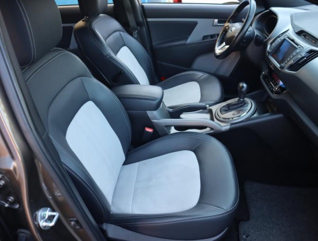 Kia Sportage  2.0 CRDi 