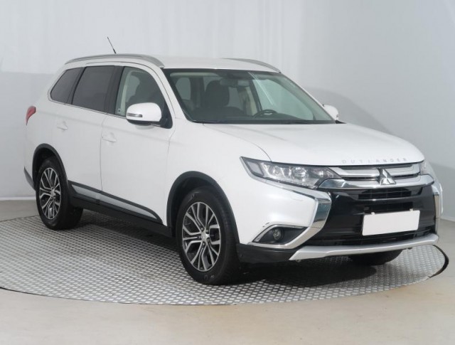 Mitsubishi Outlander  2.2 DI-D Invite