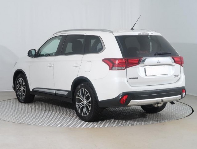 Mitsubishi Outlander  2.2 DI-D Invite