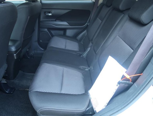 Mitsubishi Outlander  2.2 DI-D Invite