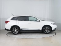 Mitsubishi Outlander  2.2 DI-D Invite