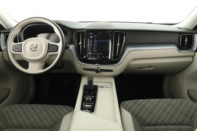 Volvo XC60  B4 AWD Momentum