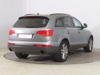 Audi Q7  3.0 TDI .