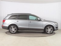 Audi Q7  3.0 TDI .