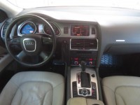 Audi Q7  3.0 TDI .