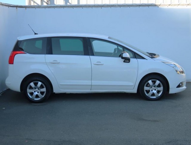 Peugeot 5008  1.6 HDi 