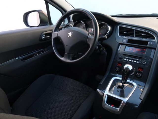 Peugeot 5008  1.6 HDi 
