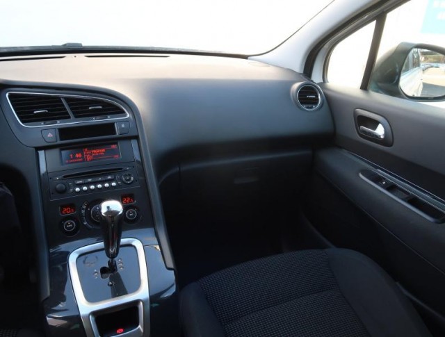 Peugeot 5008  1.6 HDi 