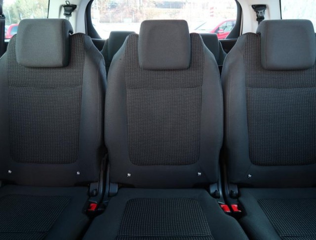 Peugeot 5008  1.6 HDi 
